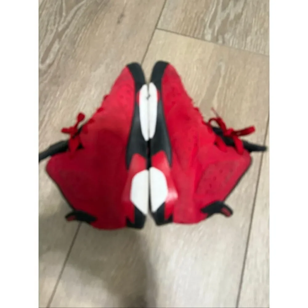 Nike Kids Size 10.5C Air Jordan 6 Retro Toro Bravo Sneakers Varsity Red Suede